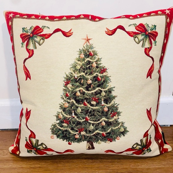 VIRAL 3 vintage Christmas pillows sold out - Picture 2 of 4